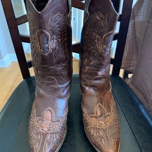 Women’s Brown Cowgirl Boots with glitter accents